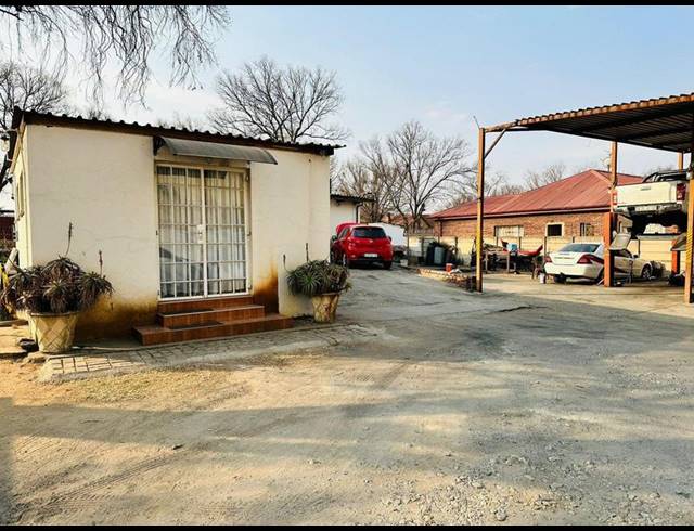 3 BEDROOM HOUSE FOR SALE IN BOKSBURG NORTH